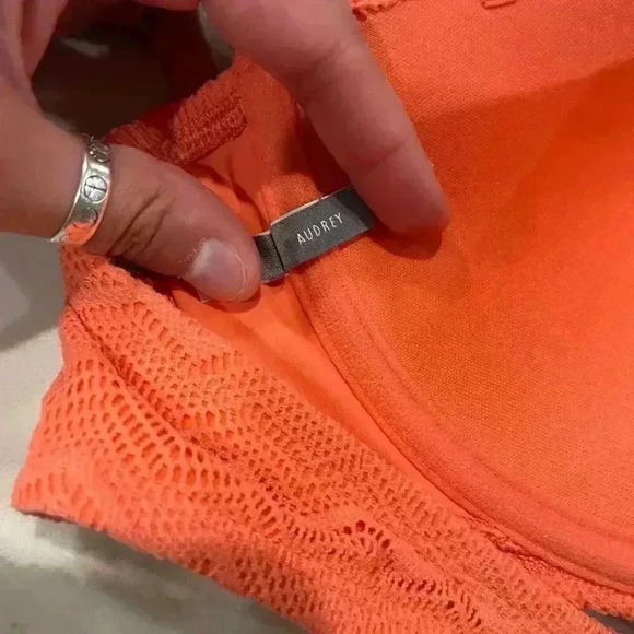 Aerie Audrey Padded Push Up Underwire Bandeau Swim Bikini Top Crochet Womens 36C - Picture 6 of 6